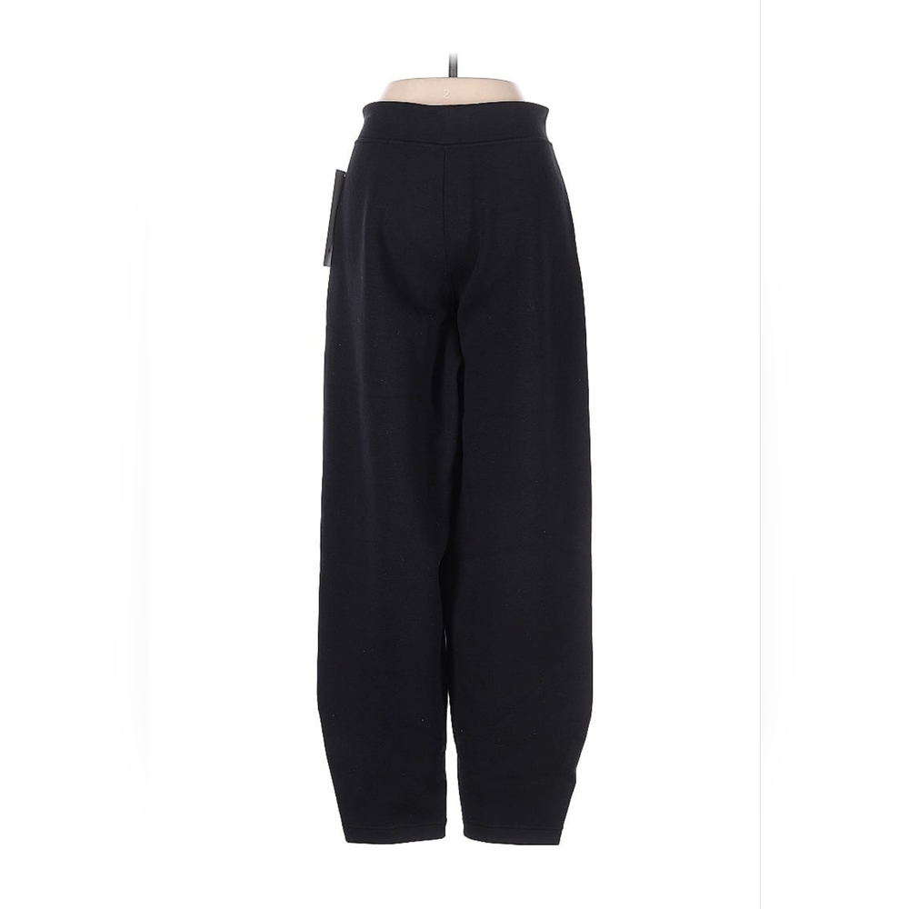 Lululemon - Picture 2 of 3